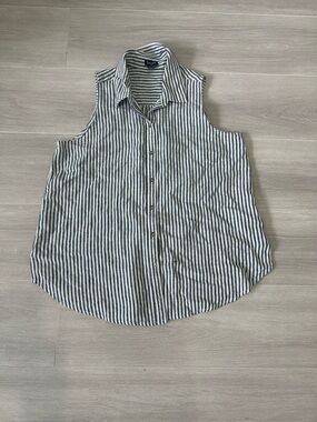 Women’s Sleeveless Button Up Shirt - Navy & White Stripes